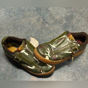 ✨🆕BNWOB!L.A.M.B. X Royal Elastics Camo Sneakers! Sz 8! RARE! Hard to get!✨